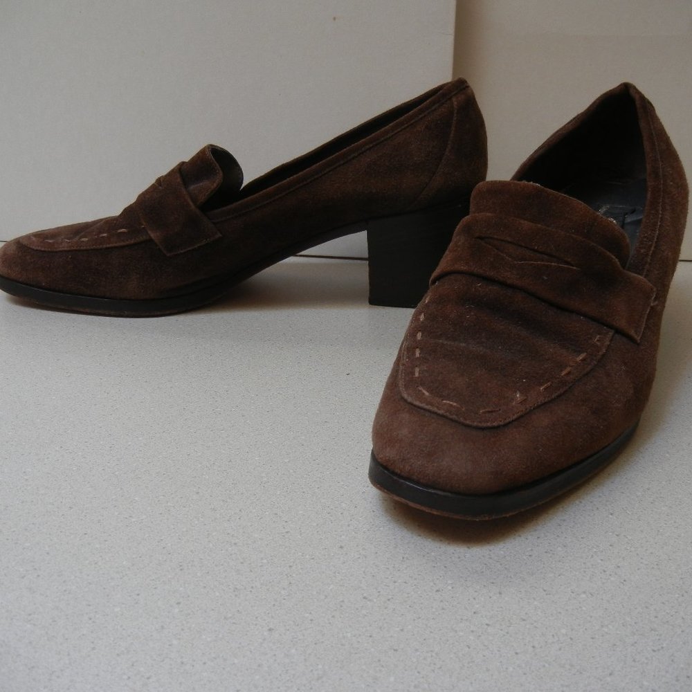 Saks Fifth Avenue Sz 11 M Womens Heeled Penny Loafers Suede Leather Italian